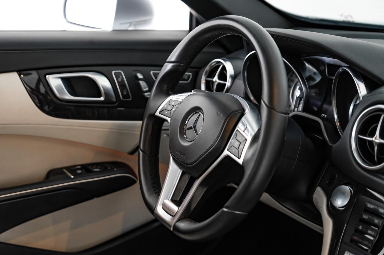 2015 Mercedes-Benz SL 400 BLIND SPOT ASSIT NAVIGATION PANORAMA LEATHER SEATS REAR CAMERA KEYLESS START Carrollton TX