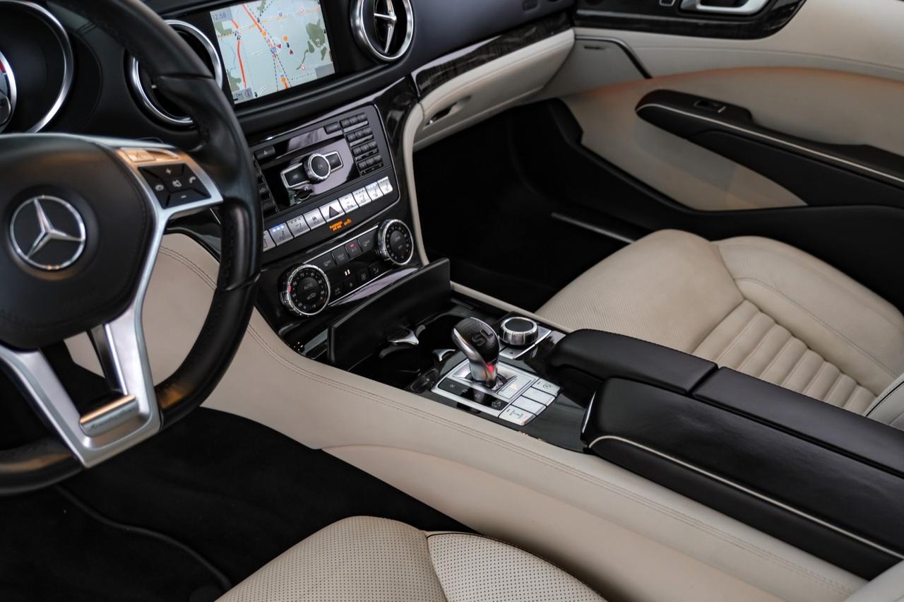 2015 Mercedes-Benz SL 400 BLIND SPOT ASSIT NAVIGATION PANORAMA LEATHER SEATS REAR CAMERA KEYLESS START Carrollton TX