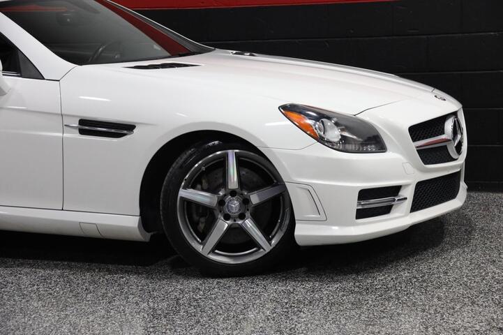 2015 Mercedes Benz SLK 250 AMG photo 3