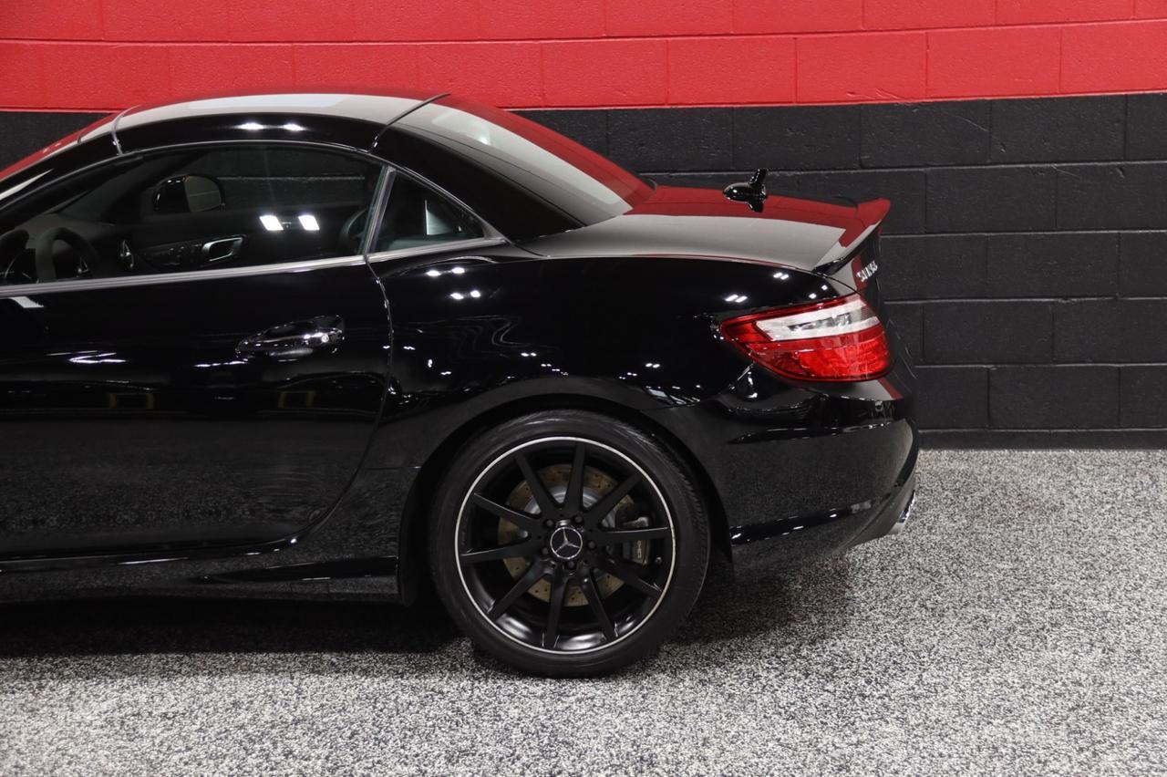 2015 Mercedes-Benz SLK 55 AMG 2dr Roadster Skokie IL