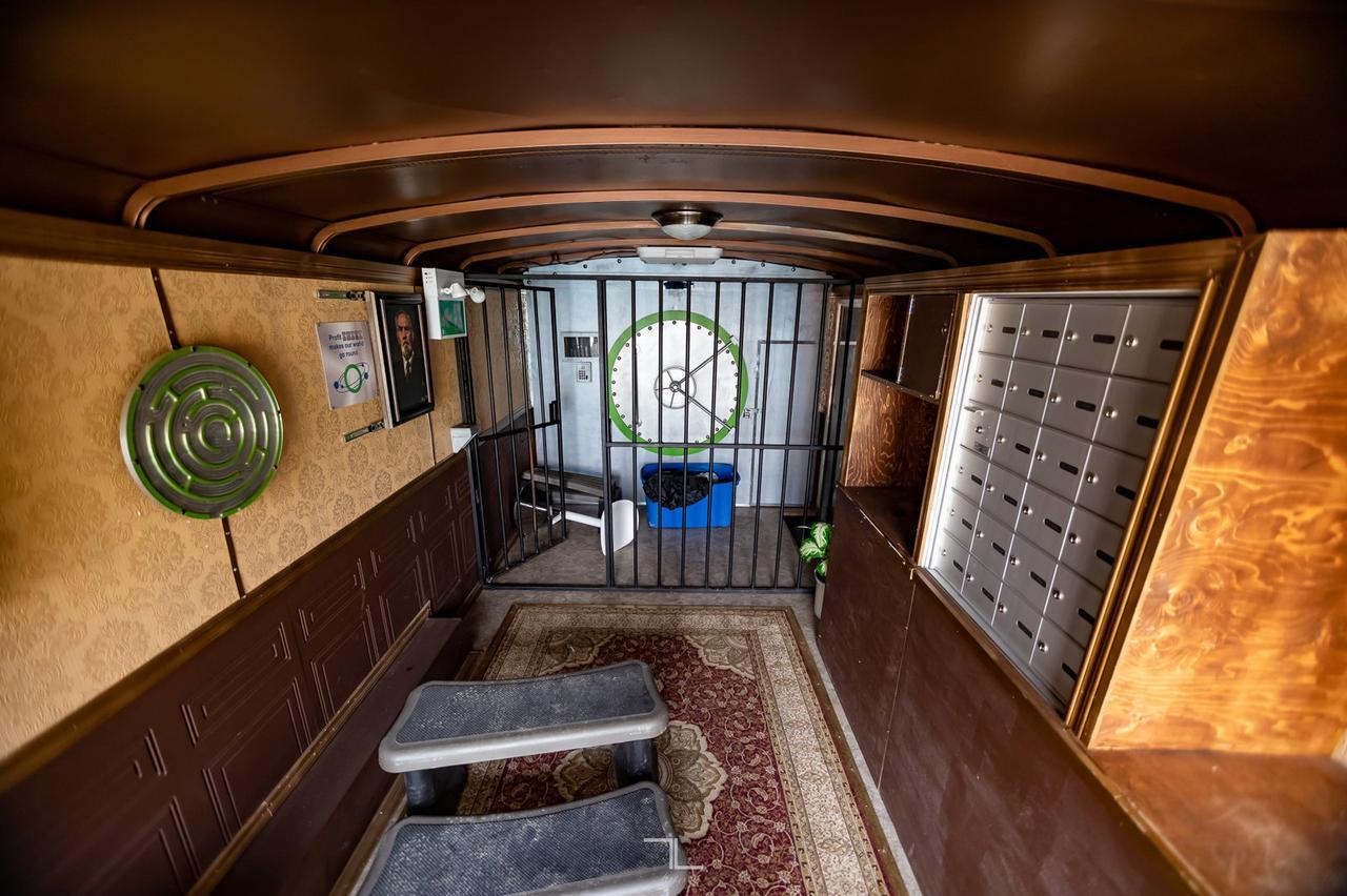 2015 Mirage M8250 T/A 8.5 X 20 FT Utility Trailer Escape Room Red Deer AB