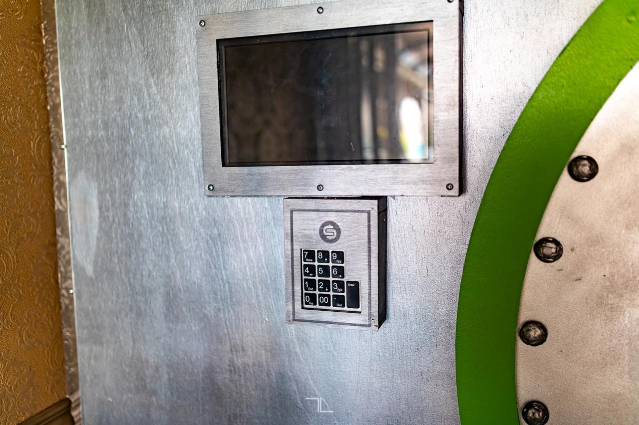 2015 Mirage M8250 T/A 8.5 X 20 FT Utility Trailer Escape Room Red Deer AB