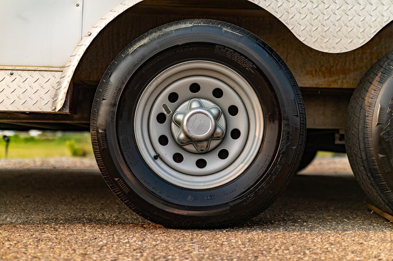 2015 Mirage M8250 T/A 8.5 X 20 FT Utility Trailer Escape Room Red Deer AB