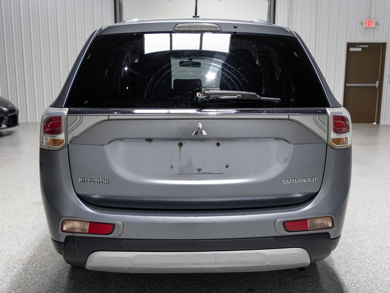 2015 Mitsubishi Outlander SE AWD 7-Passenger Cranberry PA