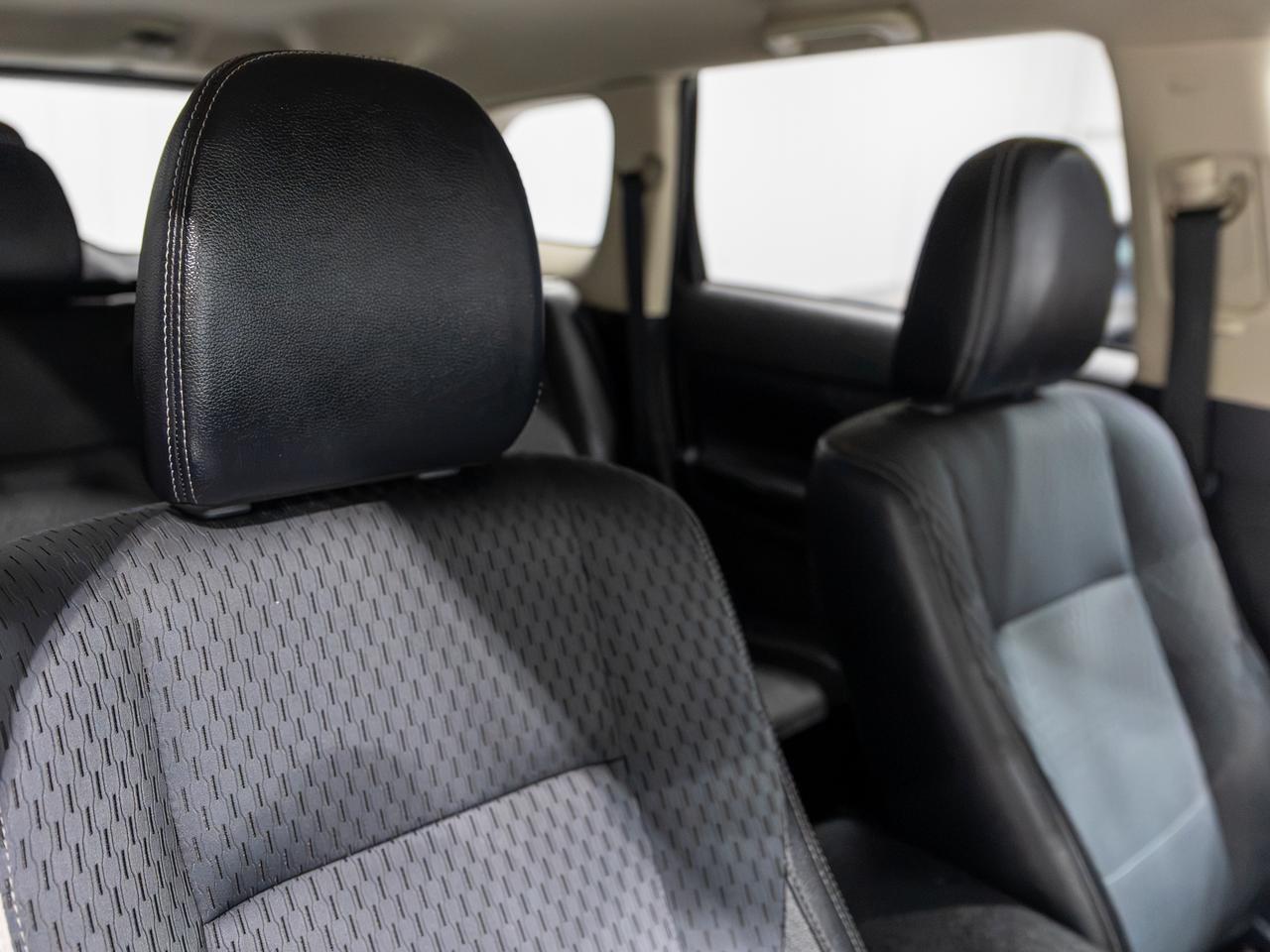 2015 Mitsubishi Outlander SE AWD 7-Passenger Cranberry PA