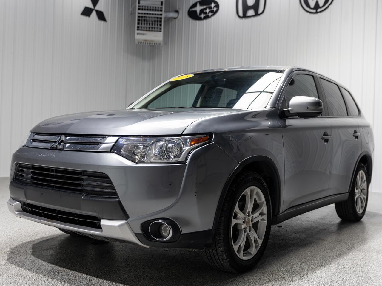 2015 Mitsubishi Outlander SE AWD 7-Passenger Cranberry PA
