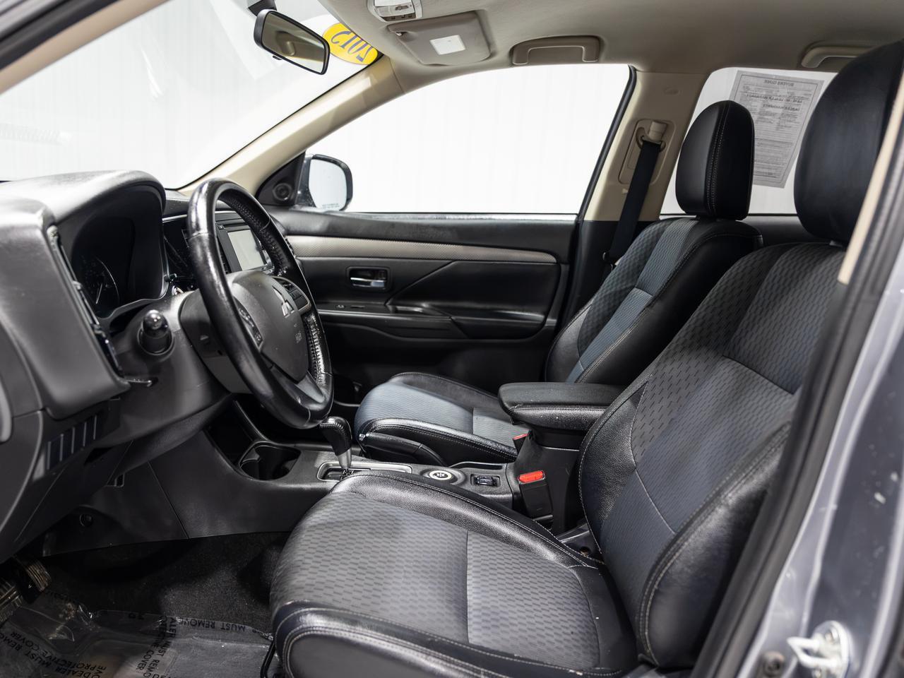 2015 Mitsubishi Outlander SE AWD 7-Passenger Cranberry PA