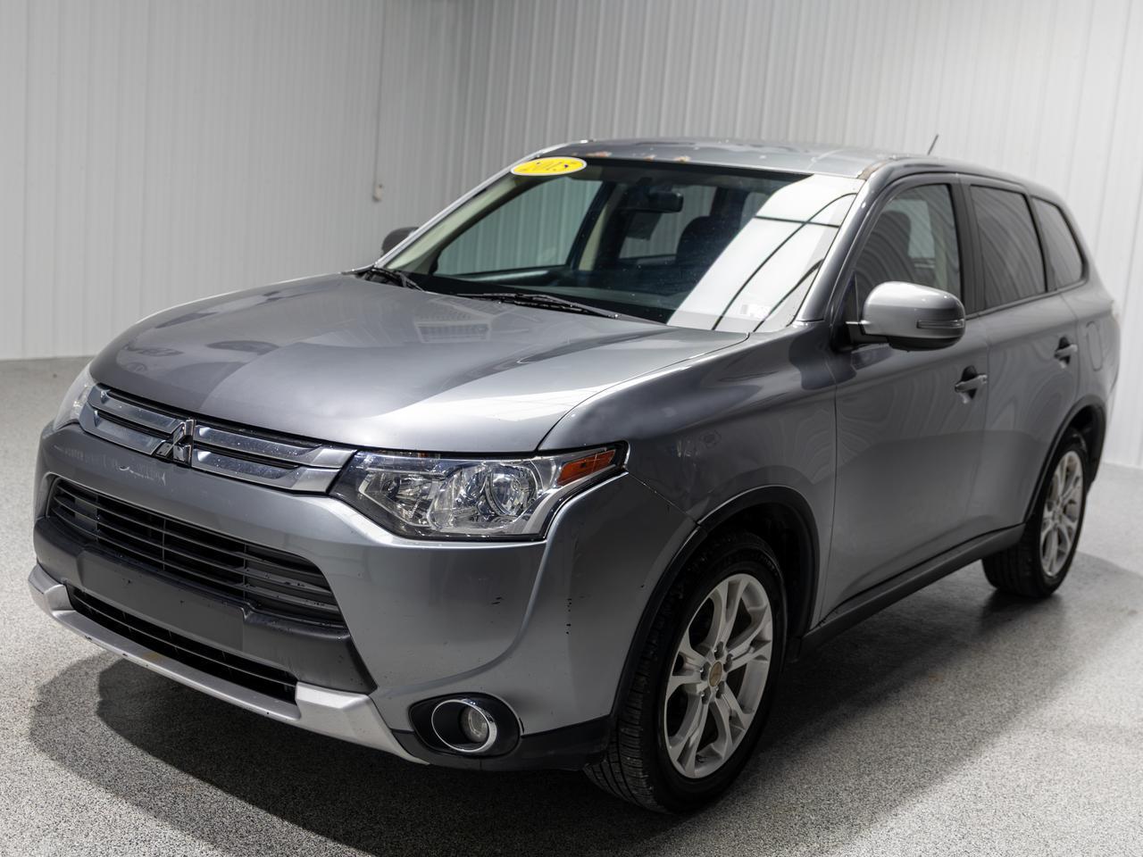2015 Mitsubishi Outlander SE AWD 7-Passenger Cranberry PA