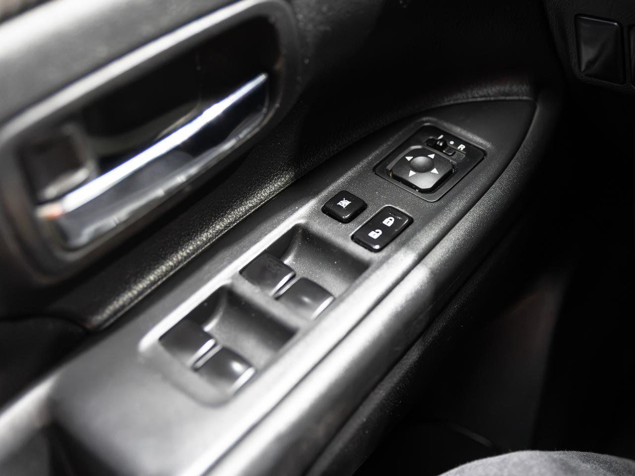 2015 Mitsubishi Outlander SE AWD 7-Passenger Cranberry PA