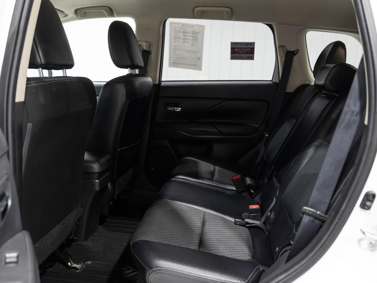 2015 Mitsubishi Outlander SE AWD 7-Passenger Cranberry PA