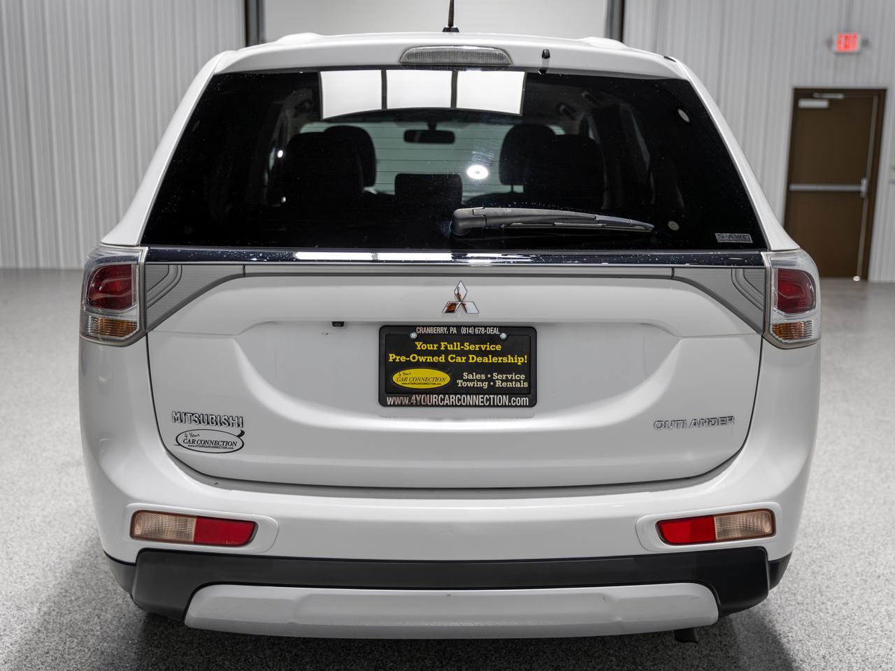2015 Mitsubishi Outlander SE AWD 7-Passenger Cranberry PA