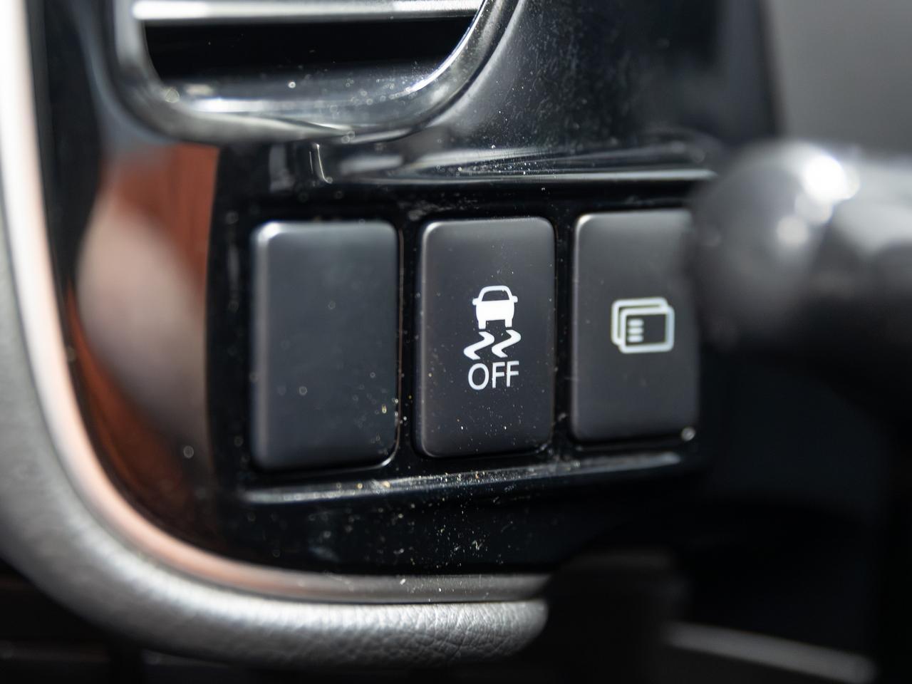 2015 Mitsubishi Outlander SE AWD 7-Passenger Cranberry PA