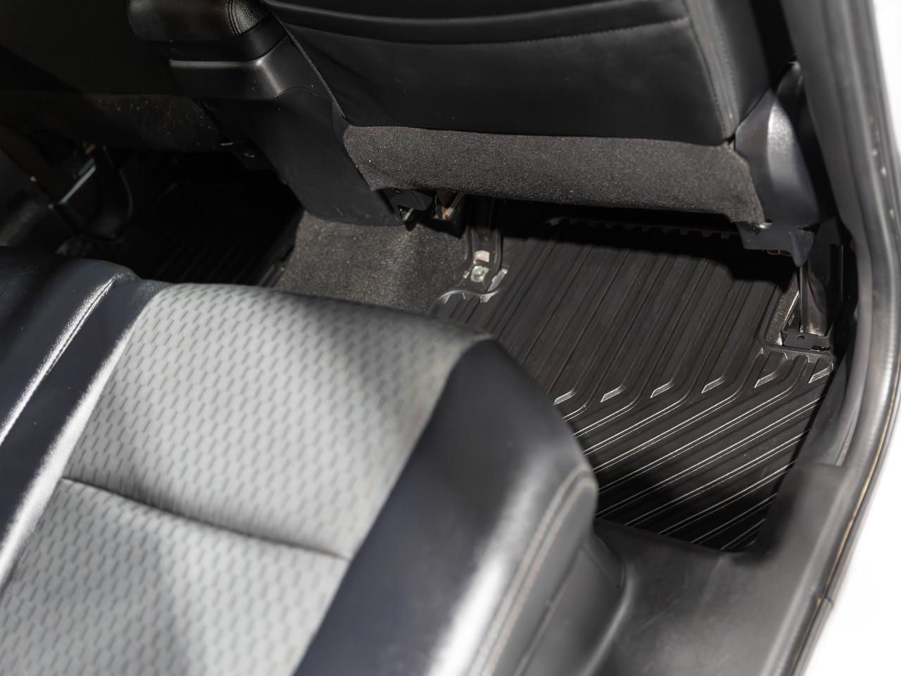 2015 Mitsubishi Outlander SE AWD 7-Passenger Cranberry PA
