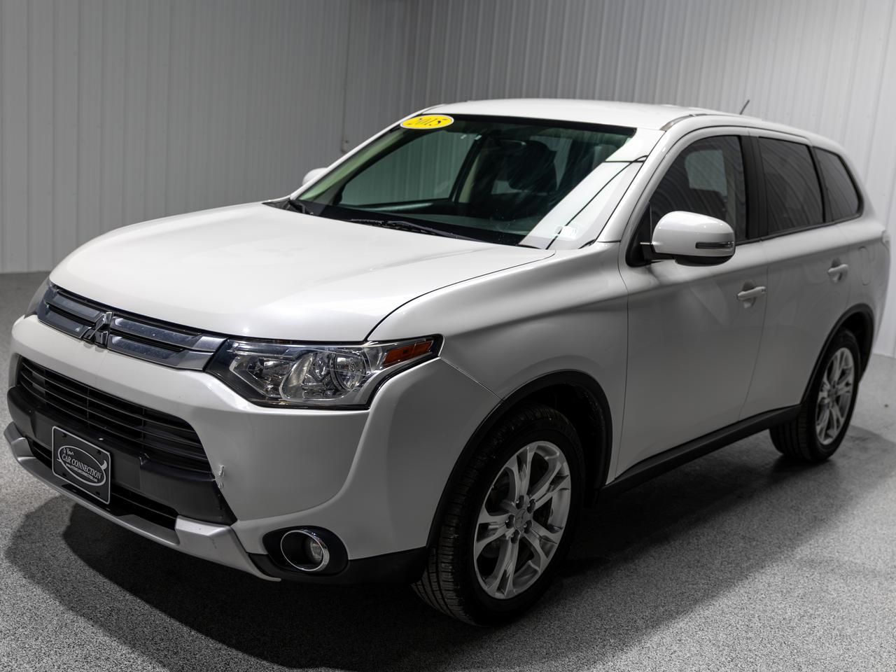 2015 Mitsubishi Outlander SE AWD 7-Passenger Cranberry PA
