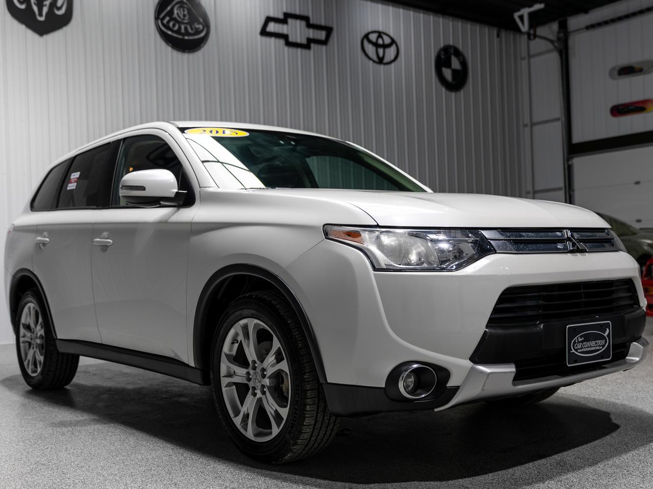2015 Mitsubishi Outlander SE AWD 7-Passenger Cranberry PA
