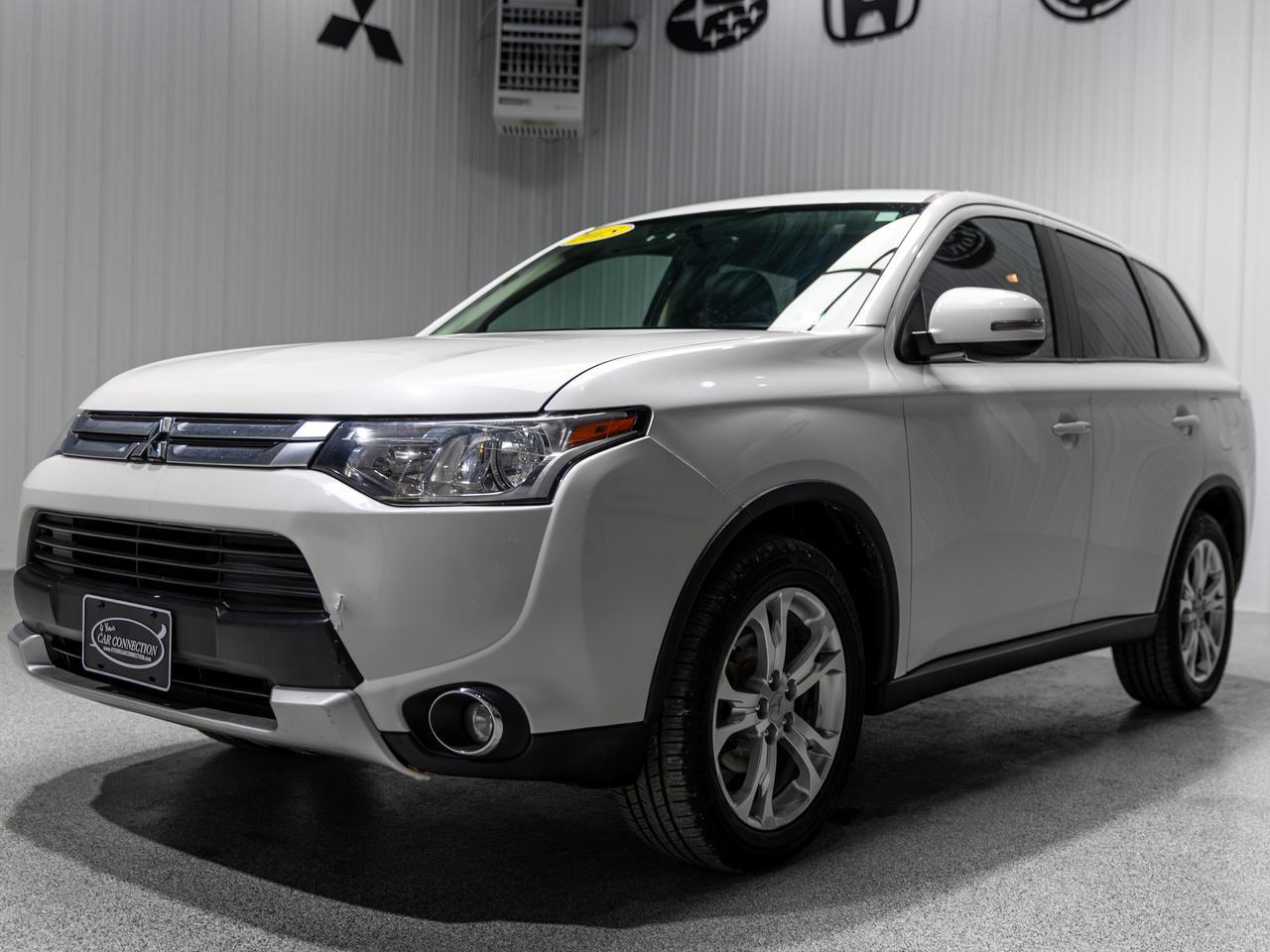 2015 Mitsubishi Outlander SE AWD 7-Passenger Cranberry PA