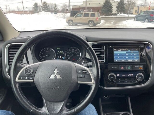 2015 Mitsubishi Outlander SE Cleveland OH