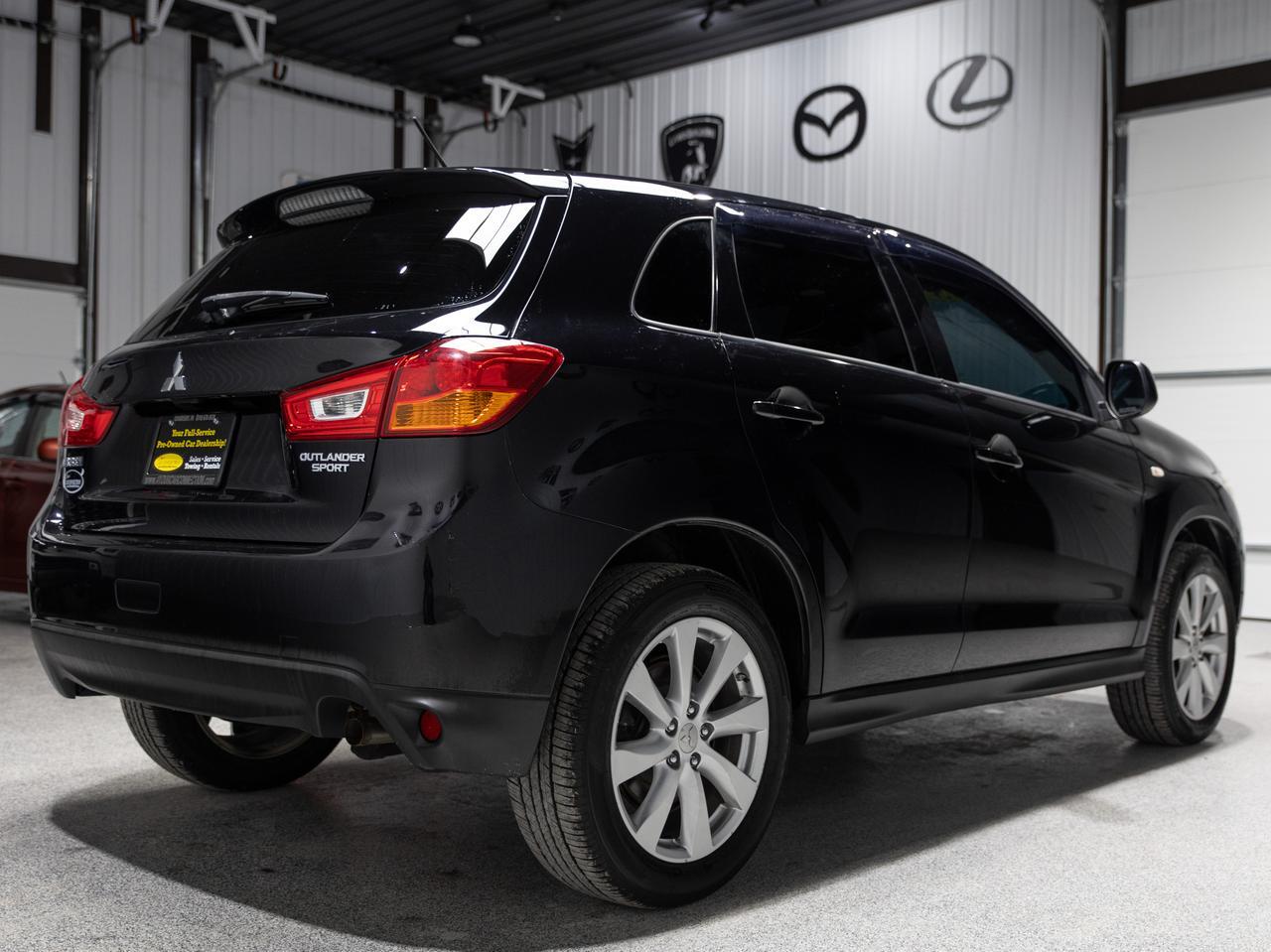 2015 Mitsubishi Outlander Sport ES photo 4