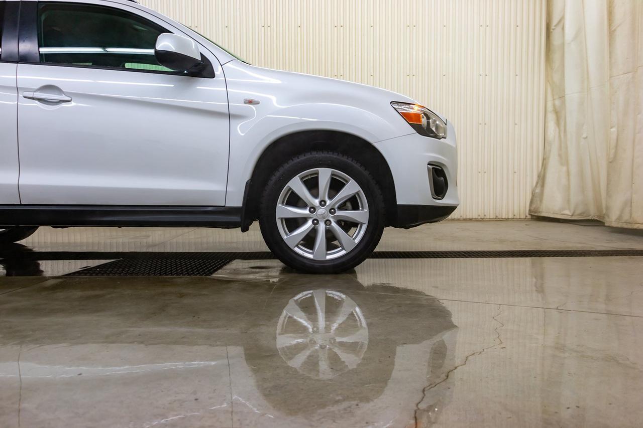 2015 Mitsubishi RVR AWD SE Limited Red Deer AB