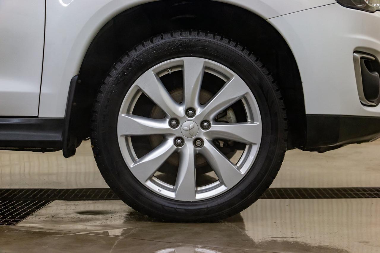 2015 Mitsubishi RVR AWD SE Limited Red Deer AB