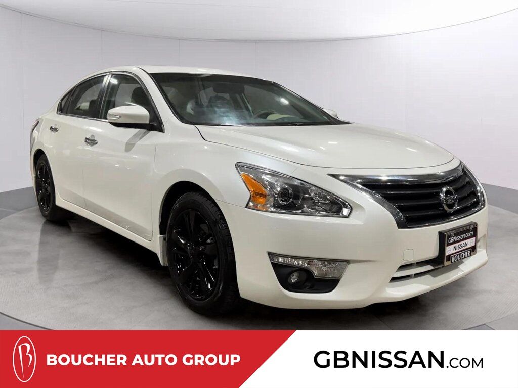 2015 Nissan Altima 2.5 SV w/Convenience &amp; Tech Pkg
