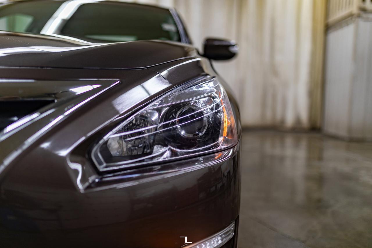 2015 Nissan Altima 3.5 SL Leather Roof BCam Red Deer AB