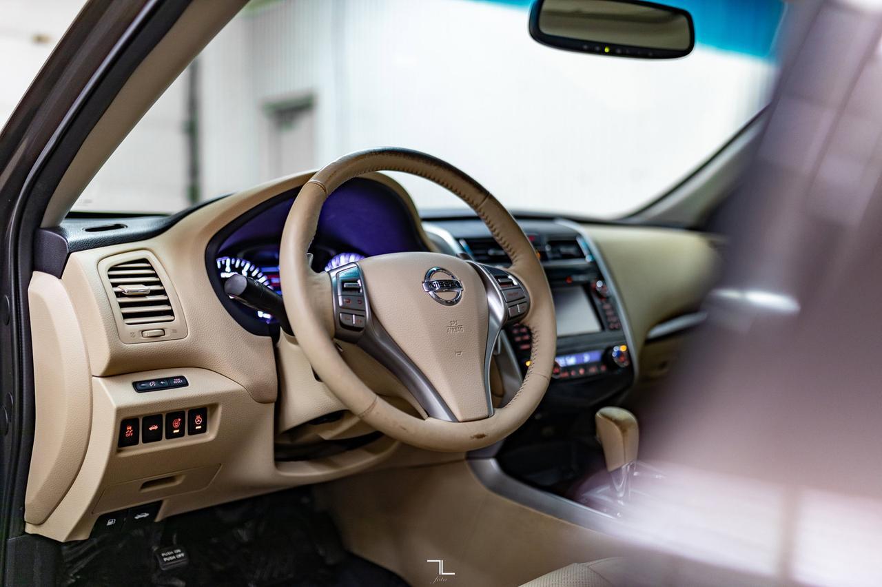 2015 Nissan Altima 3.5 SL Leather Roof BCam Red Deer AB