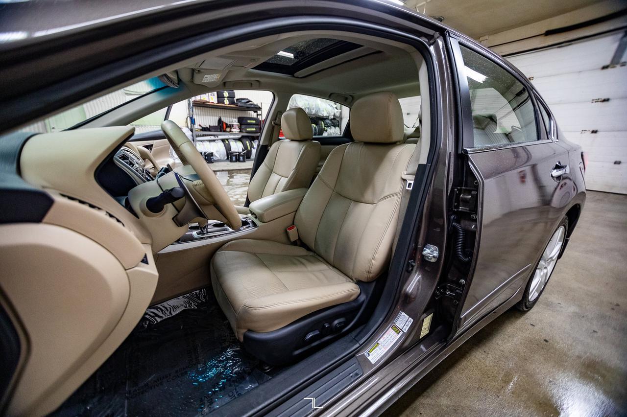 2015 Nissan Altima 3.5 SL Leather Roof BCam Red Deer AB