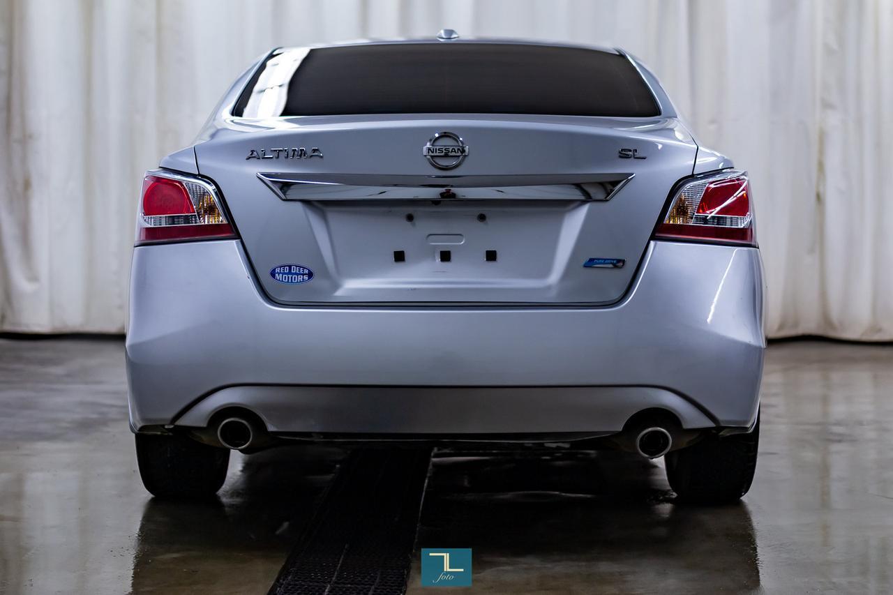 2015 Nissan Altima SL Leather Roof Nav BCam Red Deer AB