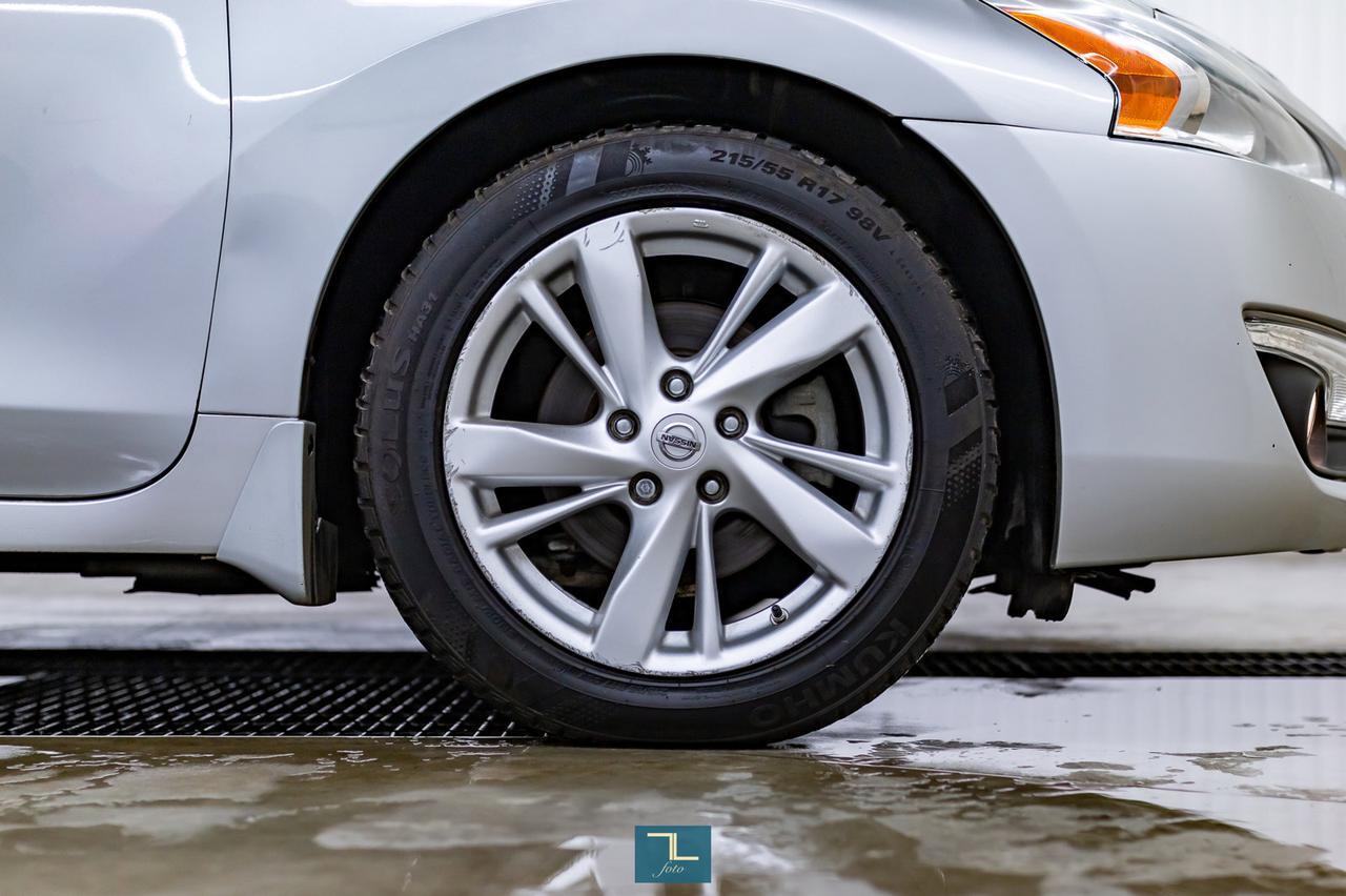 2015 Nissan Altima SL Leather Roof Nav BCam Red Deer AB