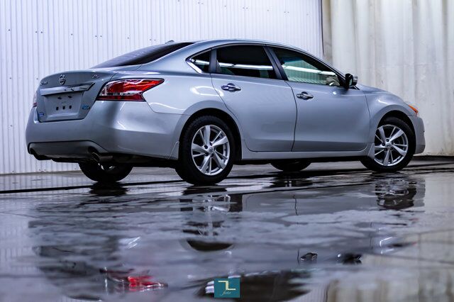 2015 Nissan Altima SL Leather Roof Nav BCam Red Deer AB