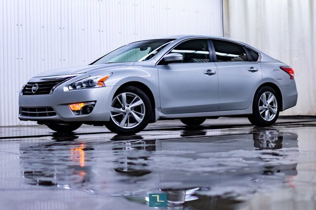 2015 Nissan Altima SL Leather Roof Nav BCam Red Deer AB