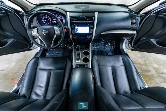 2015 Nissan Altima SL Leather Roof Nav BCam Red Deer AB