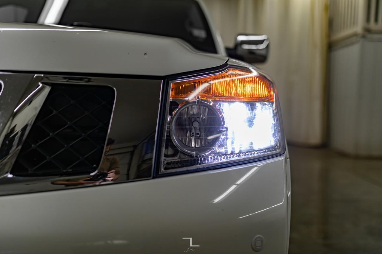 2015 Nissan Armada AW Platinum Leather Roof Nav TV's Red Deer AB