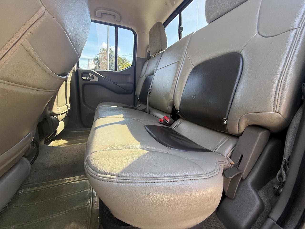2015 Nissan Frontier SL Crew Cab 5AT 2WD Austin TX