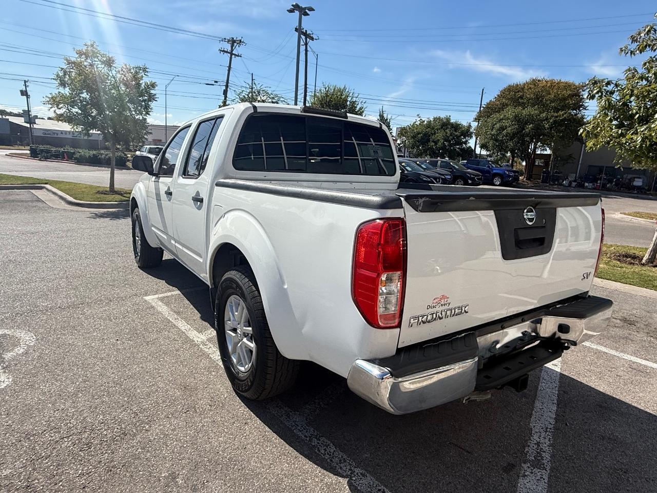2015 Nissan Frontier SL Crew Cab 5AT 2WD Austin TX