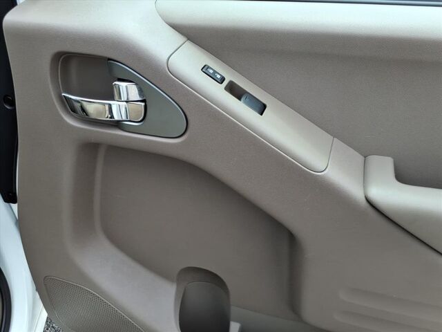 2015 Nissan Frontier SV  TX