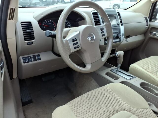 2015 Nissan Frontier SV  TX