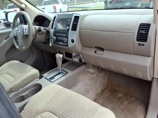 2015 Nissan Frontier SV  TX