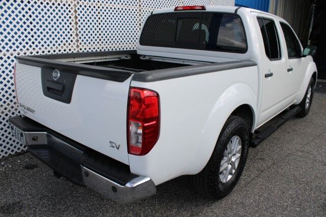 2015 Nissan Frontier SV CREW CAB SV