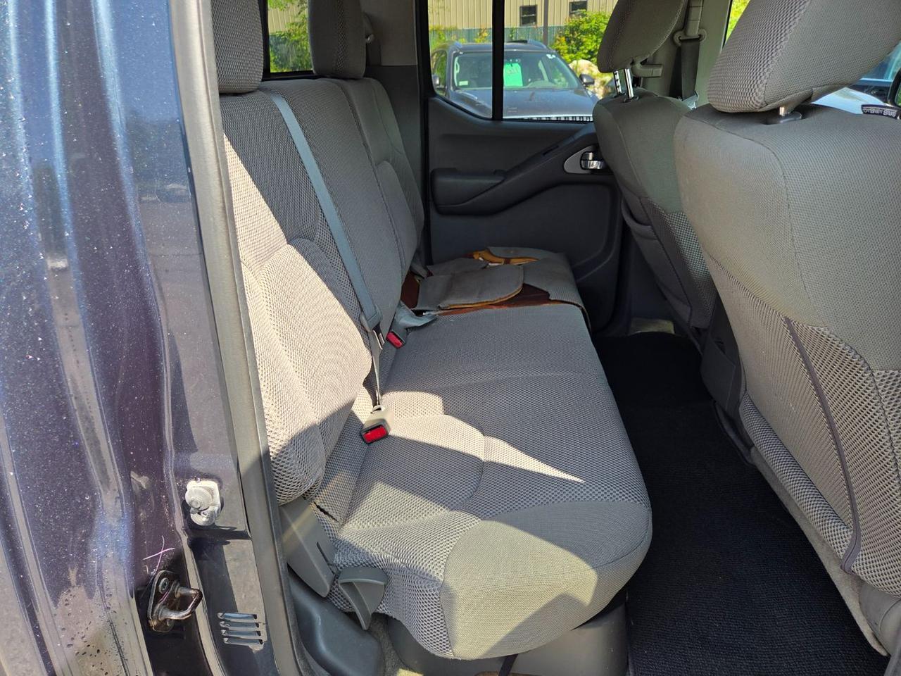 2015 Nissan Frontier SV Charlton MA