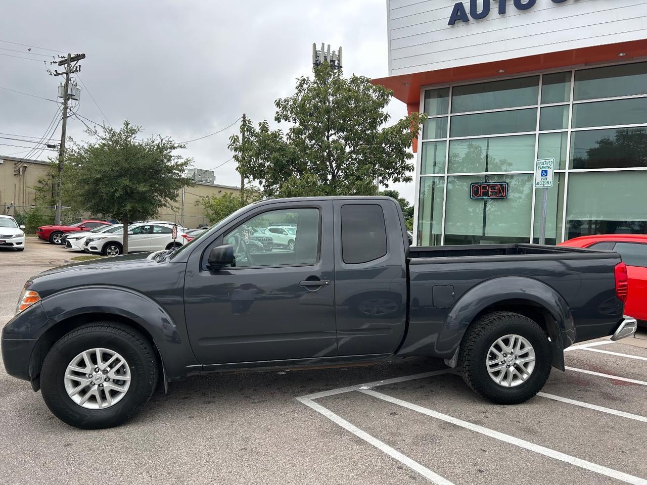 2015 Nissan Frontier SV King Cab 6MT 2WD Austin TX