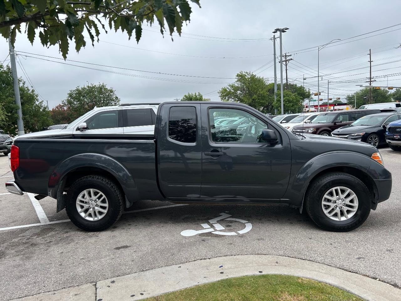 2015 Nissan Frontier SV King Cab 6MT 2WD Austin TX