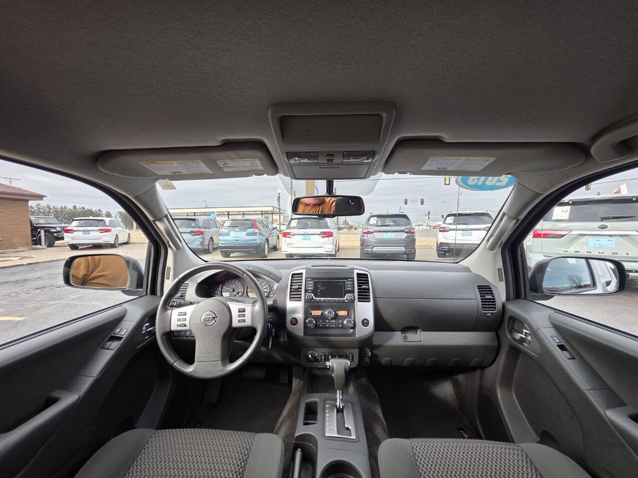 2015 Nissan Frontier SV V6 4x4 4dr King Cab 6.1 ft. SB Pickup 5A Eldridge IA