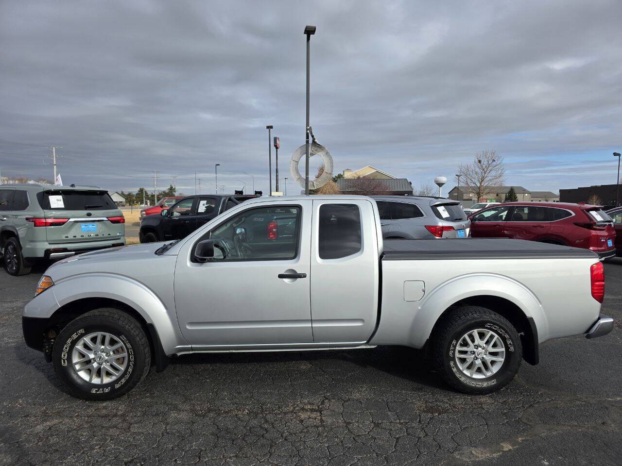 2015 Nissan Frontier SV V6 4x4 4dr King Cab 6.1 ft. SB Pickup 5A Eldridge IA