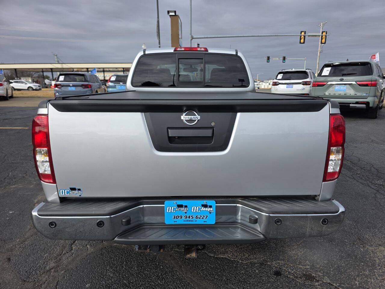 2015 Nissan Frontier SV V6 4x4 4dr King Cab 6.1 ft. SB Pickup 5A Eldridge IA