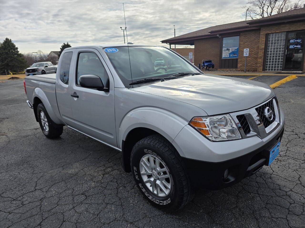 2015 Nissan Frontier SV V6 4x4 4dr King Cab 6.1 ft. SB Pickup 5A Eldridge IA