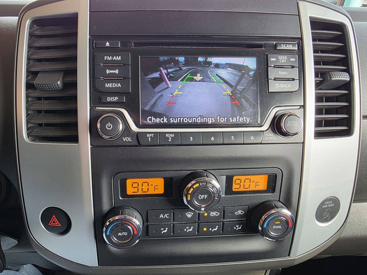 2015 Nissan Frontier SV V6 4x4 4dr King Cab 6.1 ft. SB Pickup 5A Eldridge IA