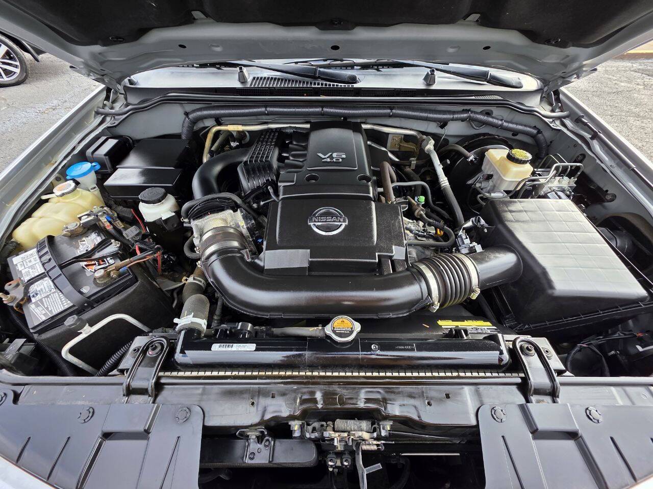 2015 Nissan Frontier SV V6 4x4 4dr King Cab 6.1 ft. SB Pickup 5A Eldridge IA