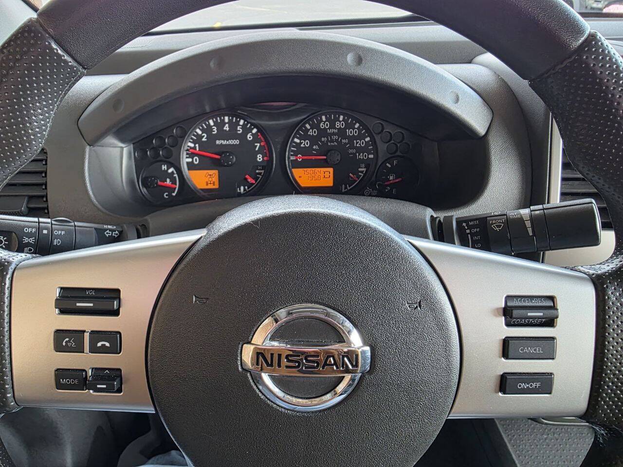 2015 Nissan Frontier SV V6 4x4 4dr King Cab 6.1 ft. SB Pickup 5A Eldridge IA